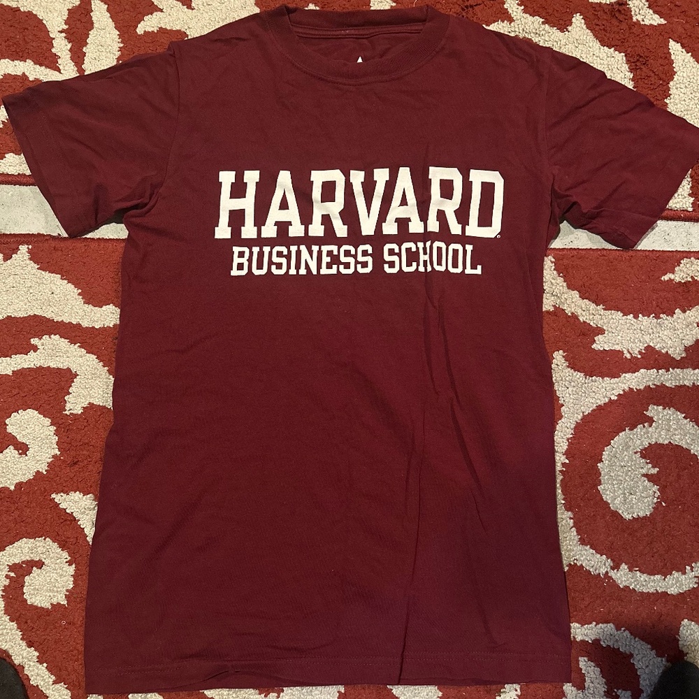 Harvard Business School tee shirt S small HBS crimson maroon